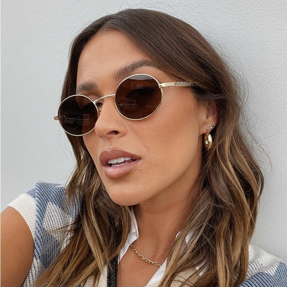 ISO: Princess Polly Marsden Sunglasses